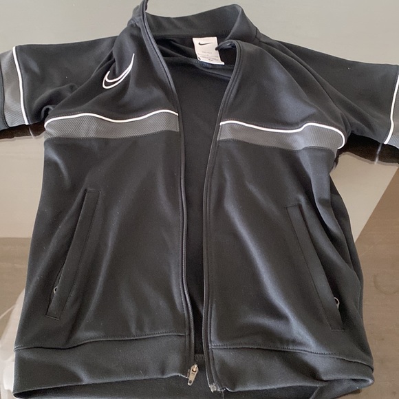 Nike Dri-Fit Full Zip Top - Picture 6 of 7